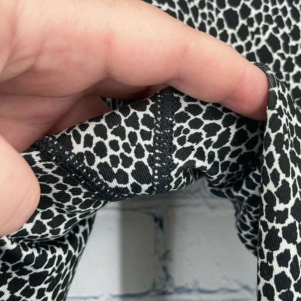 Nike Patterned Soft Stretchy Cropped Running Gym Workout Leggings